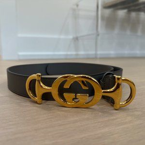 Grey Gucci Belt w/Gold Buckle